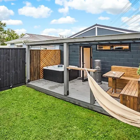 Studio Unit With Spa Bath